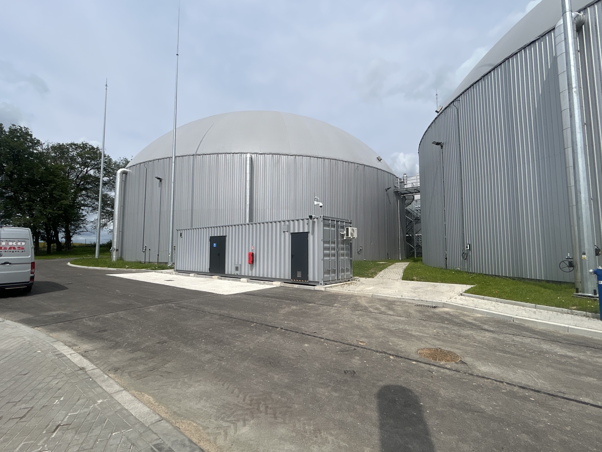 Biometanownia w Głąbowie – zbiorniki i budynek technologiczny, realizacja PROEKO BIOGAS